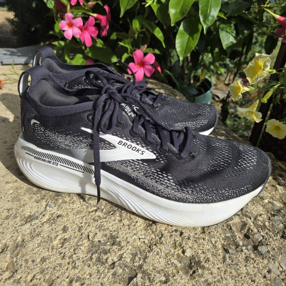 Brooks Adrenaline GTS 25 Women Running Shoes Black White Size 10.5